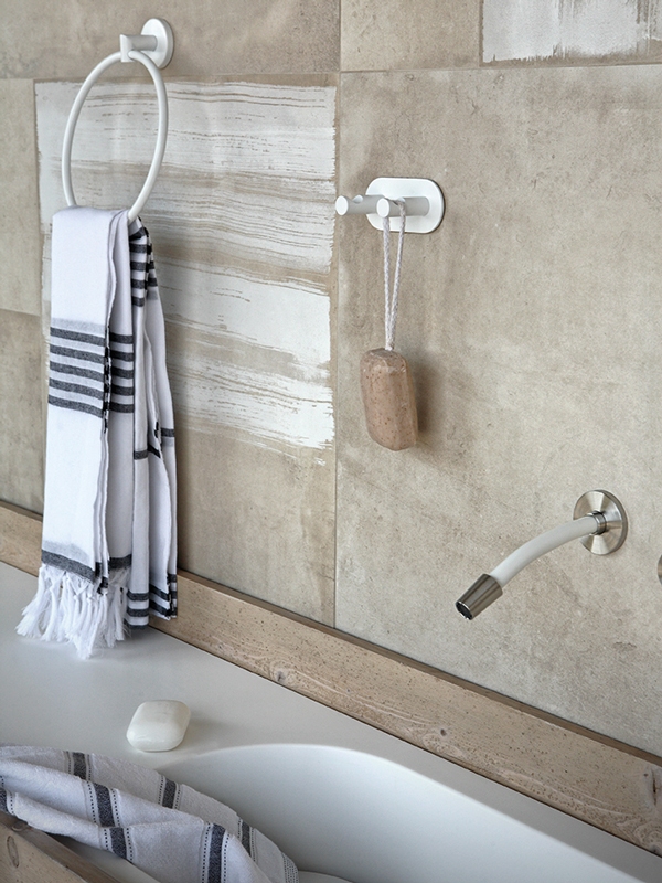 bathroom accessories white mat