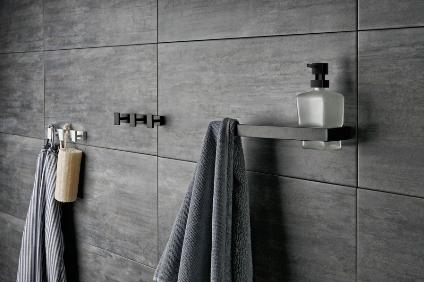 bathroom towel rail in black mat finish